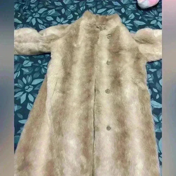 Soft Vintage Faux Fur Coat Size 10 - Picture 2 of 5